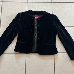 Vintage Sasson Jacket got from an estate sale no damage. Lightly worn.